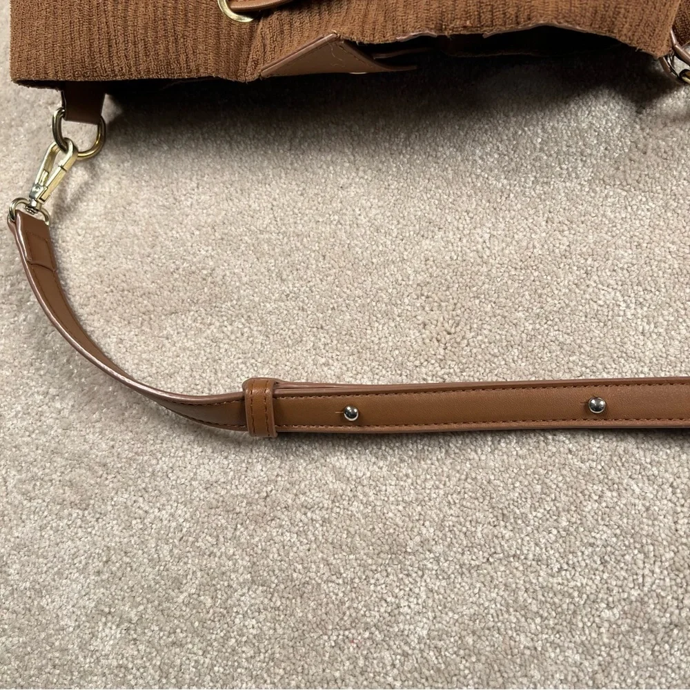 Isaac Mizrahi Brown Bucket Bag Cinch Top Camel Color Ribbed